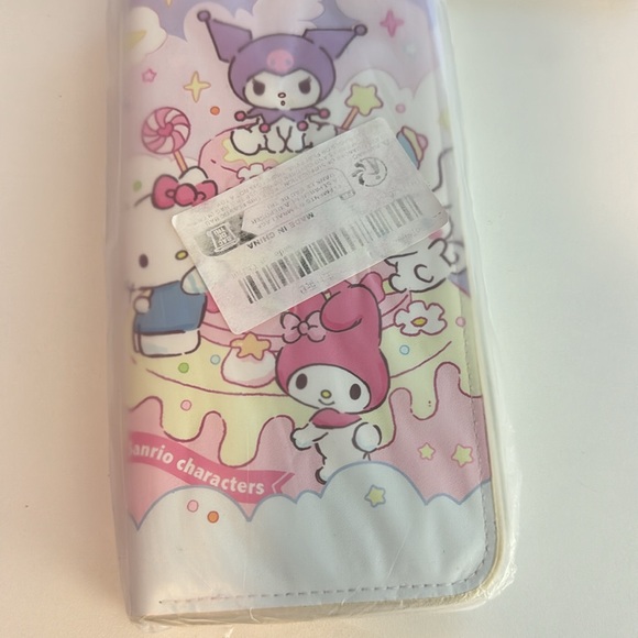 Sanrio Hello Kitty Characters Wallet NWT - Picture 5 of 6
